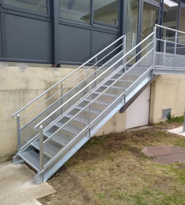 escalier sur mesure à Saint-Germain-du-Puy près de Bourges dans le Cher 18